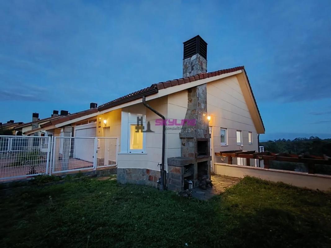 Venta de chalet independiente en Calle Albatros, Arteixo
photo 1