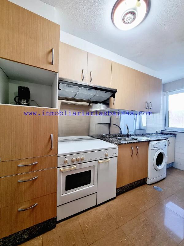 Venta de piso en Avenida de la Coruña, Ribeira
 photo 2