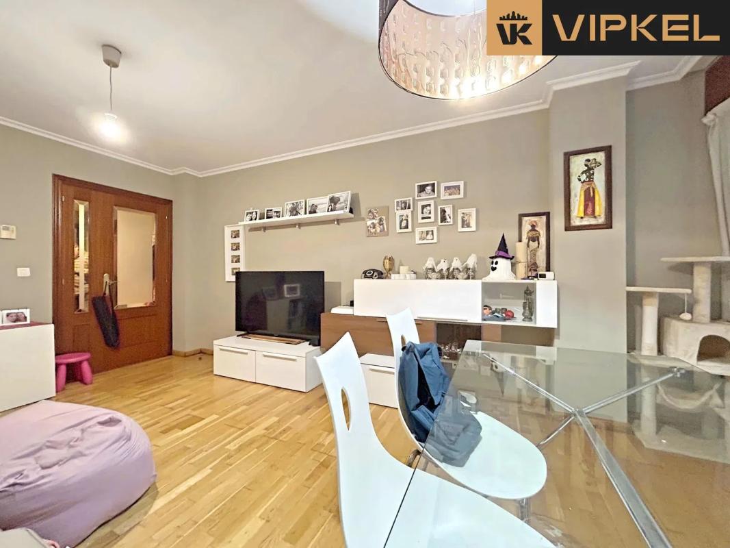 Venta de piso en Calle Anxo Senra Fernández, Culleredo
photo 2