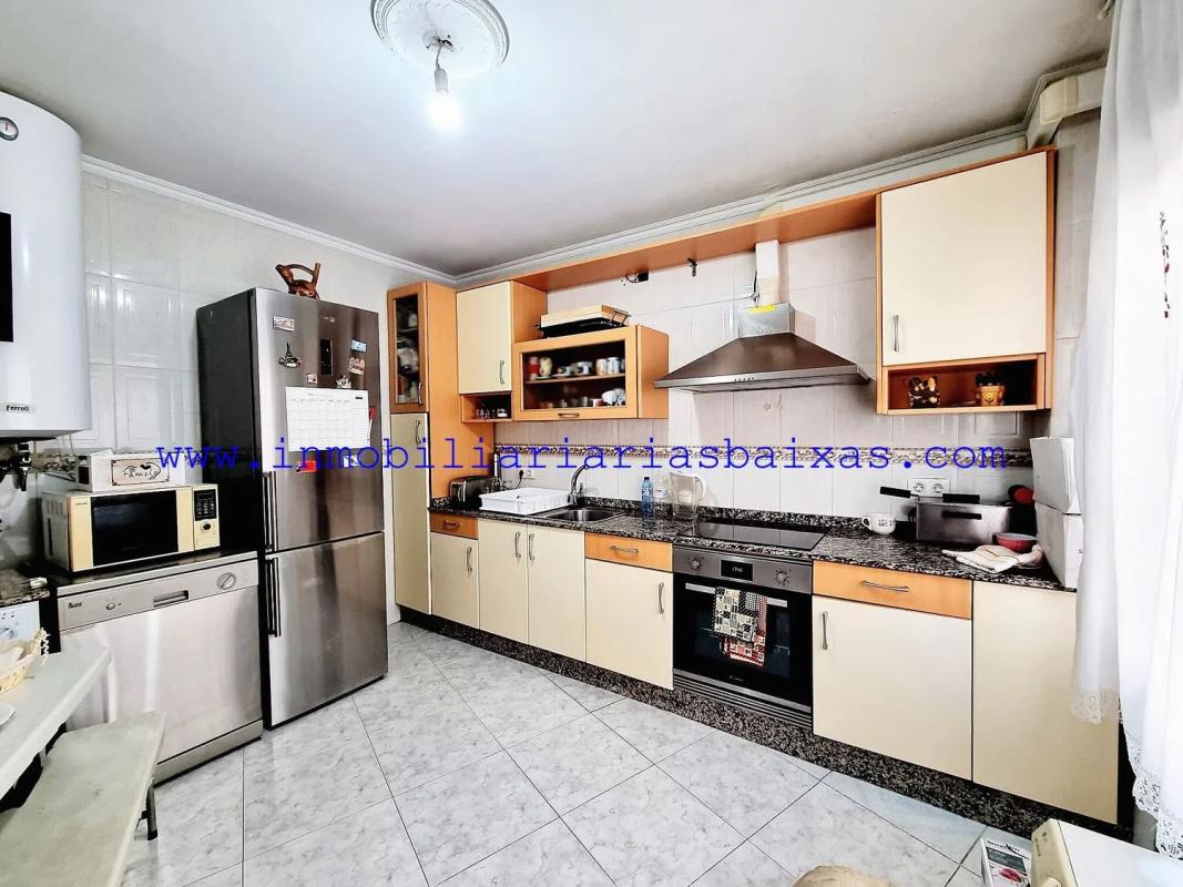 Venta de piso en Calle Cordieiro, Ribeira
photo 2