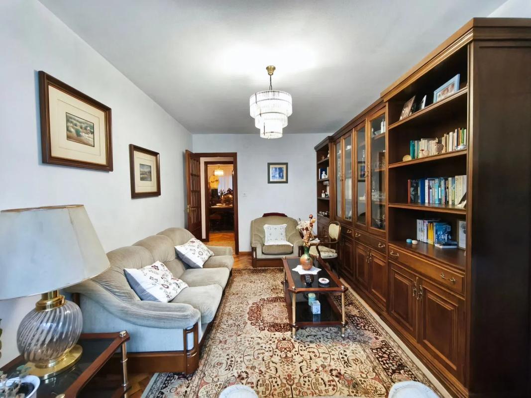 Sale of apartment in Calle de Santo Domingo de la Calzada, Santiago de Compostela
 photo 4