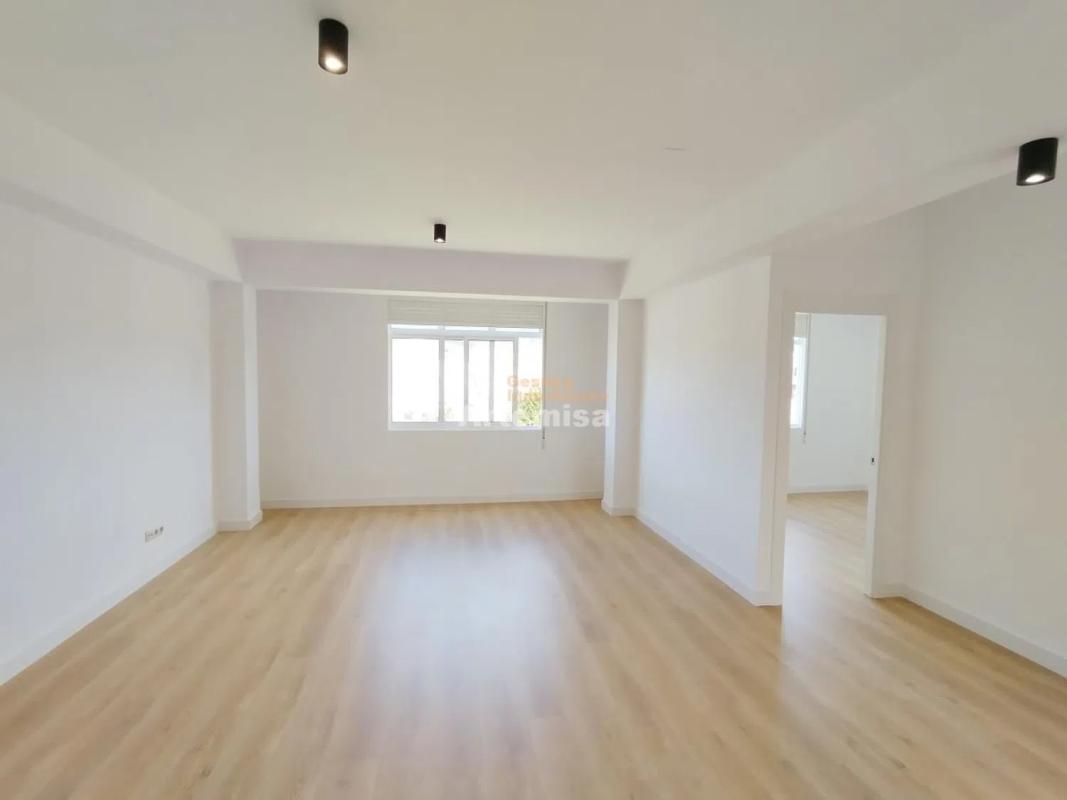 Venta de piso en Feal-Xuvia, Narón
photo 1