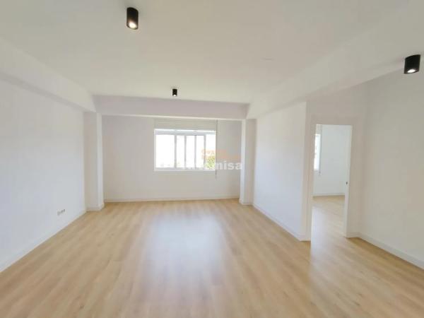 Piso en venta en  Feal-Xuvia, Narón photo 1