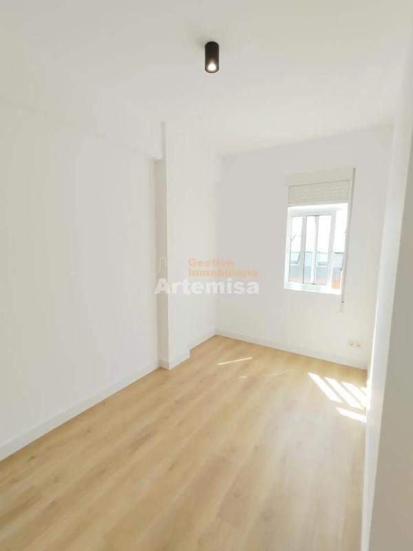 Venta de piso en Feal-Xuvia, Narón
photo 5