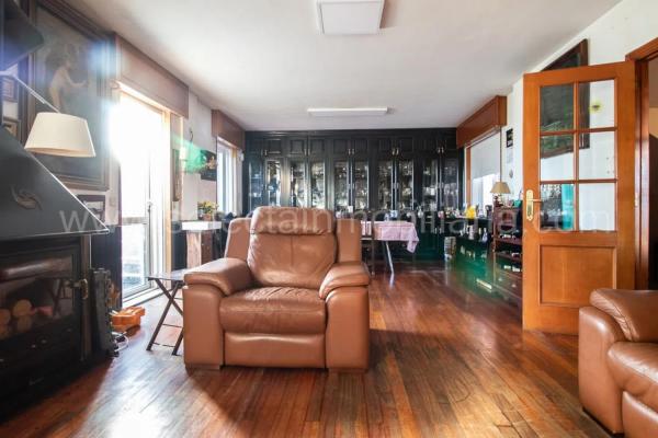 Detached villa for sale in , Brion photo 2