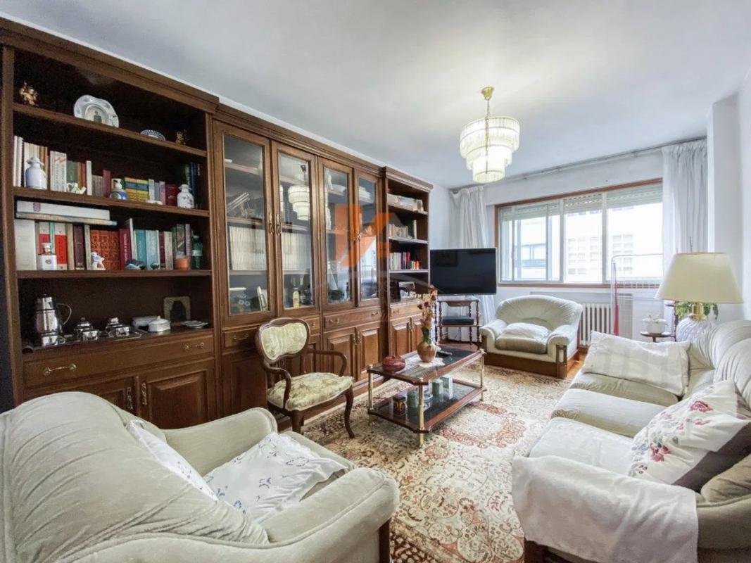 Venta de piso en Ensanche - Sar, Santiago de Compostela
photo 1