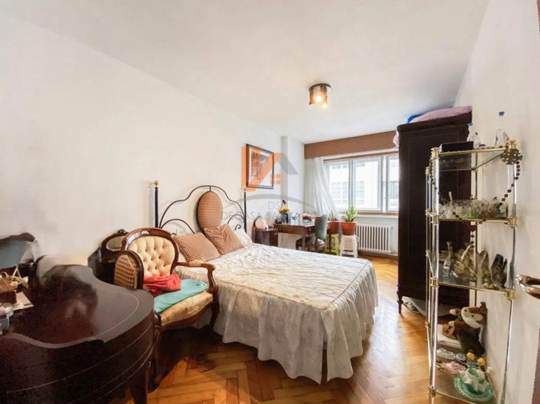 Venta de piso en Ensanche - Sar, Santiago de Compostela
photo 2