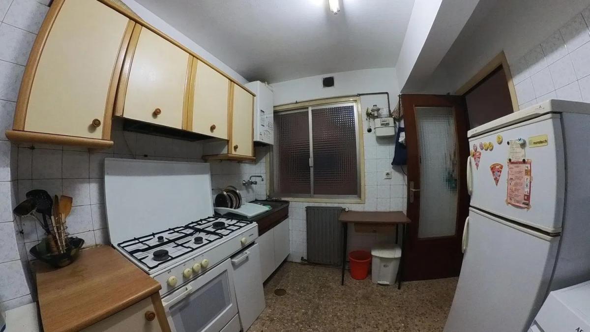 Venta de piso en Calle de San Pedro de Mezonzo, Santiago de Compostela
photo 3