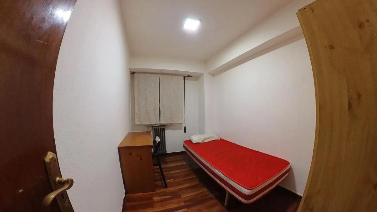 Venta de piso en Calle de San Pedro de Mezonzo, Santiago de Compostela
photo 5