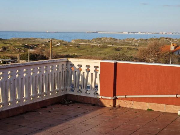 Detached villa for sale in  Travesía DE CHAMIN, 7, Arteixo photo 1