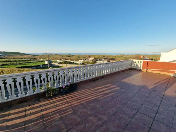 Detached villa for sale in  Travesía DE CHAMIN, 7, Arteixo photo 2