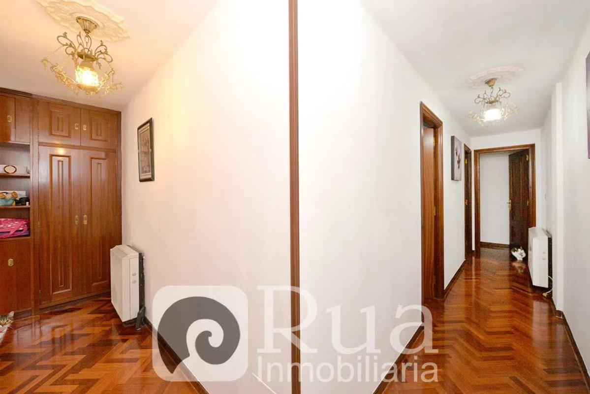 Sale of apartment in Travesía de Meicende, Arteijo
photo 3