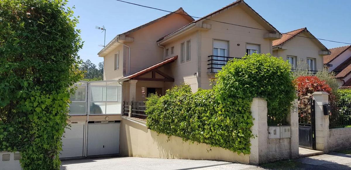 Sale of independent chalet in Roxos, 17, Santiago de Compostela
 photo 2