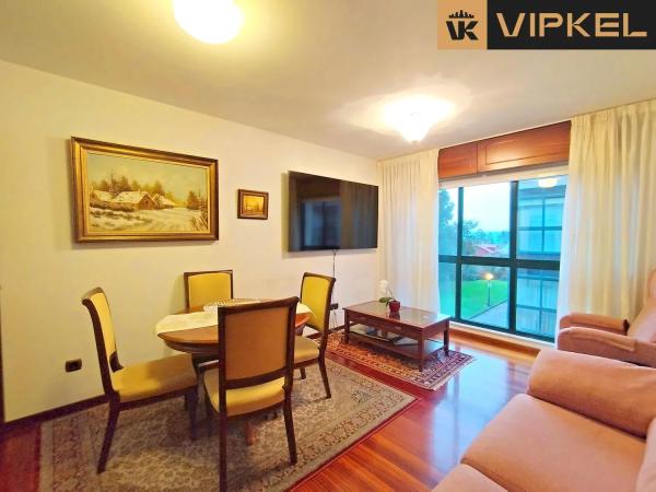 Piso en venta en  Calle Xaquín Lorenzo s/n, Ames photo 1