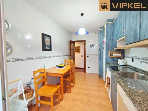 Piso en venta en  Calle Xaquín Lorenzo s/n, Ames photo 2
