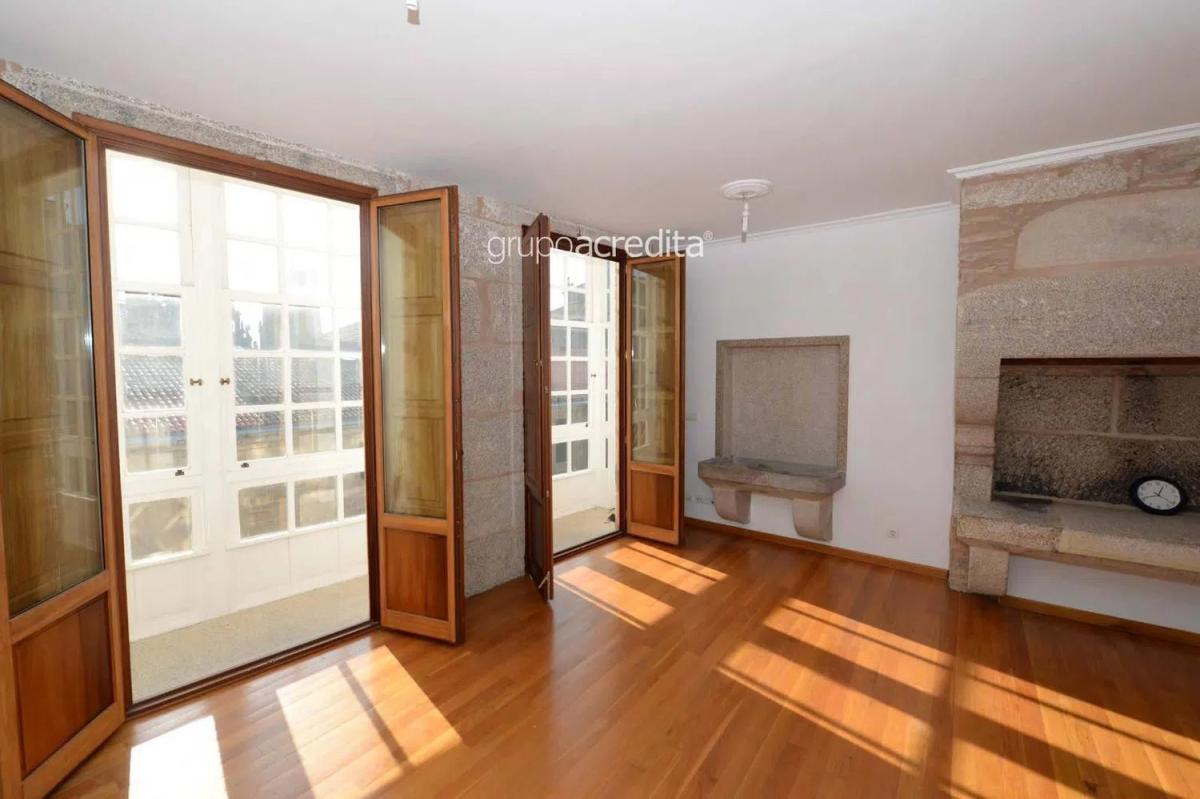 Venta de piso en Calle de San Paio de Antealtares, Santiago de Compostela
photo 1