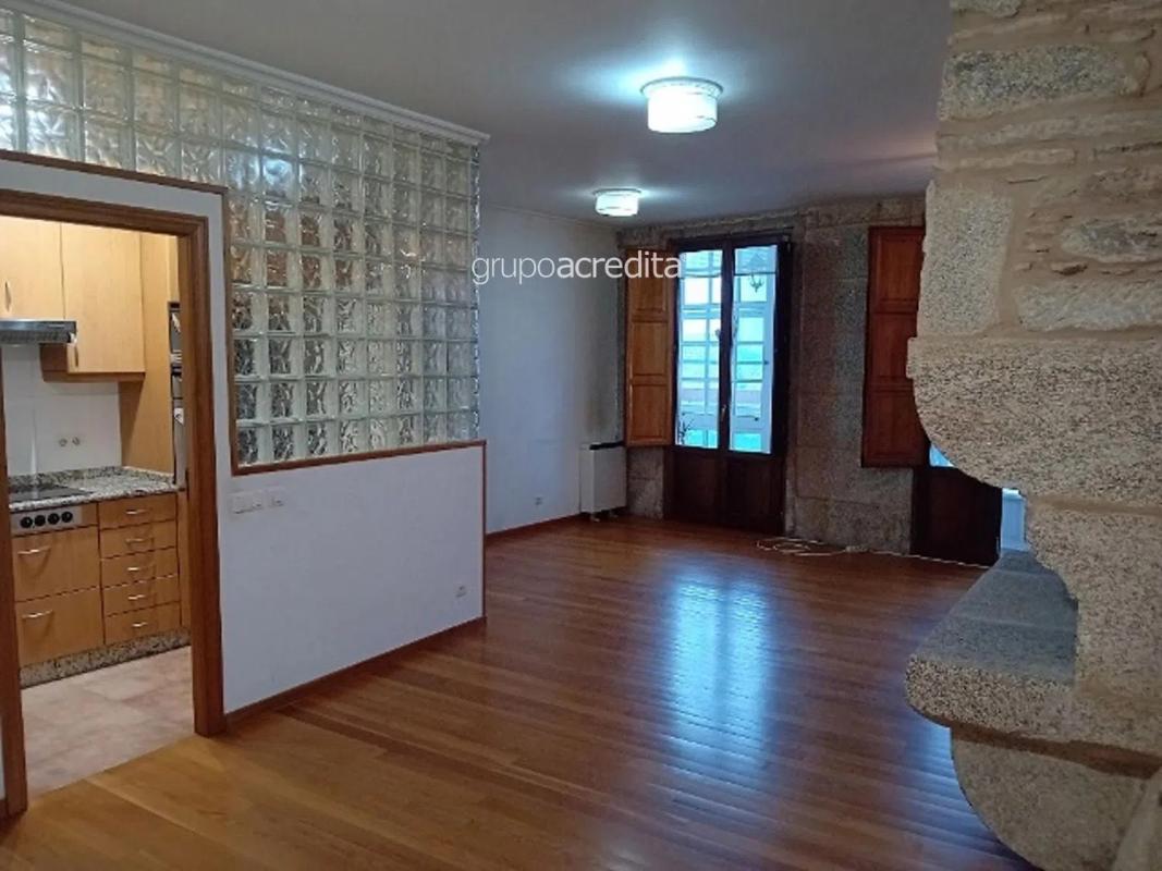 Venta de piso en Calle de San Paio de Antealtares, Santiago de Compostela
photo 2