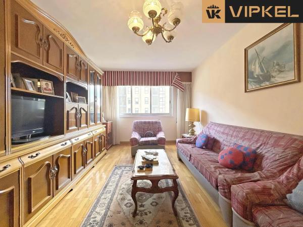 Piso en venta en  Ronda de Outeiro, A Coruña photo 4