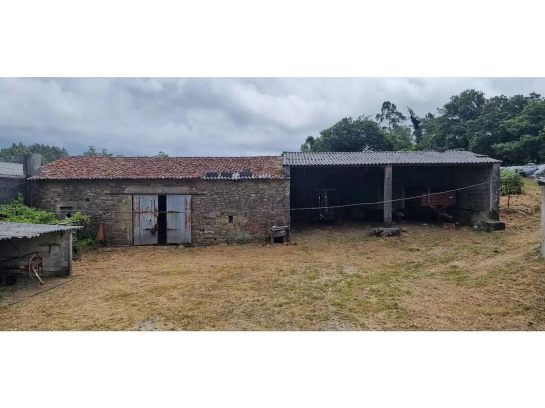 Sale of independent chalet in Lugar Vilas, Santiago de Compostela
 photo 3