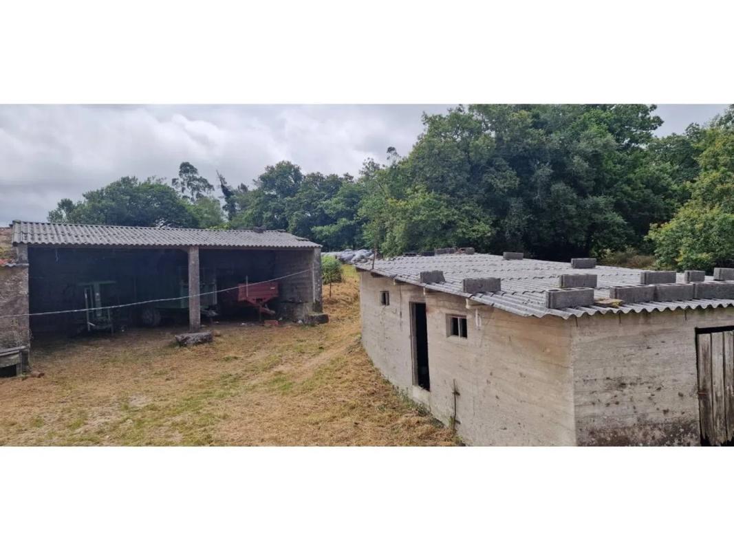 Sale of independent chalet in Lugar Vilas, Santiago de Compostela
 photo 4