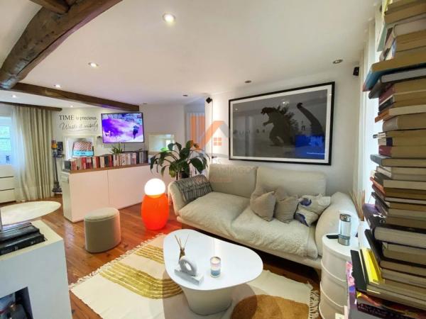 Detached villa for sale in Calle dos Xasmins, 19, Santiago de Compostela thumbnail 1