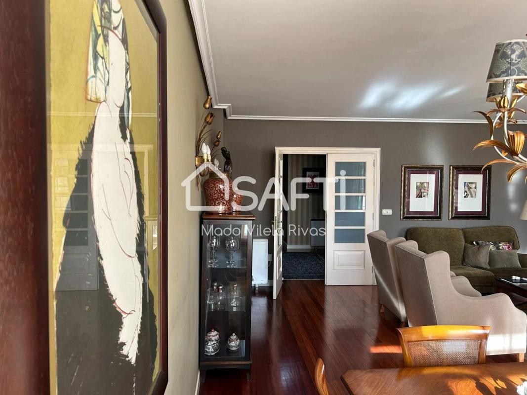 Sale of independent chalet in Ensanche - Sar, Santiago de Compostela
photo 1