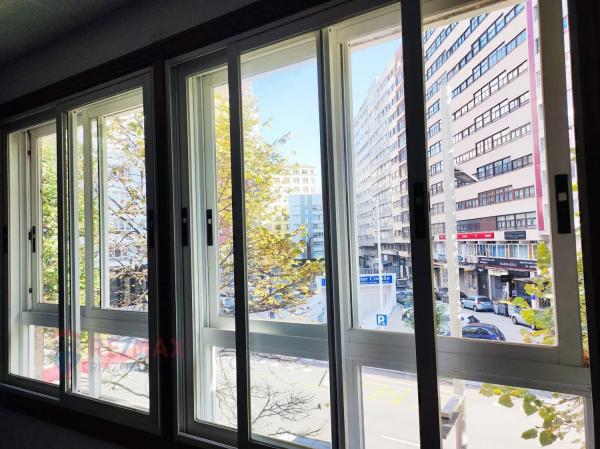 Apartment for sale in  Fernández Latorre, A Coruña photo 2