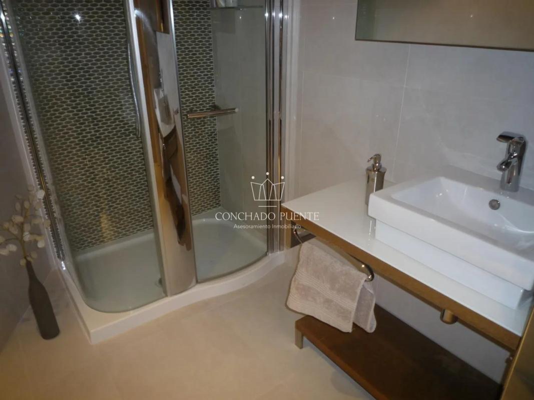 Sale of apartment in Calle Almirante Cadarso, A Coruña
 photo 3