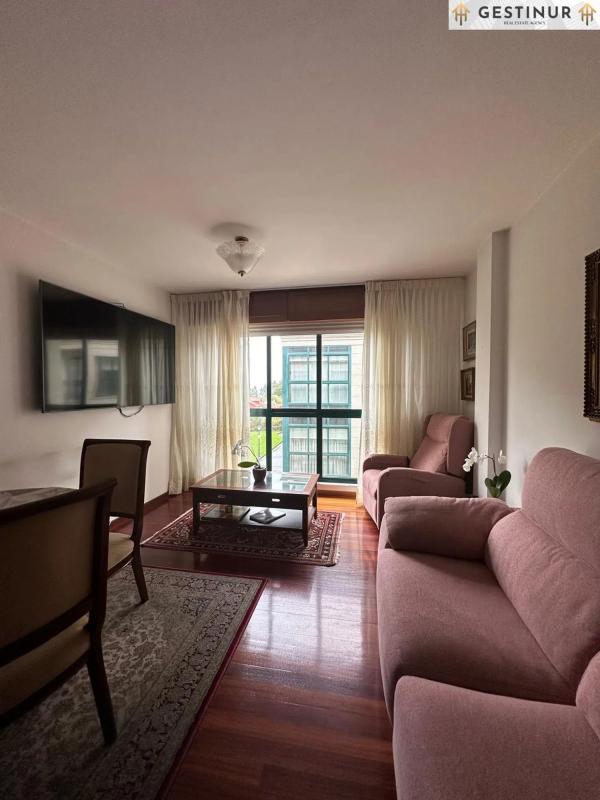Продажа квартиры на Calle Xaquín Lorenzo, 2, Эймс
photo 1
