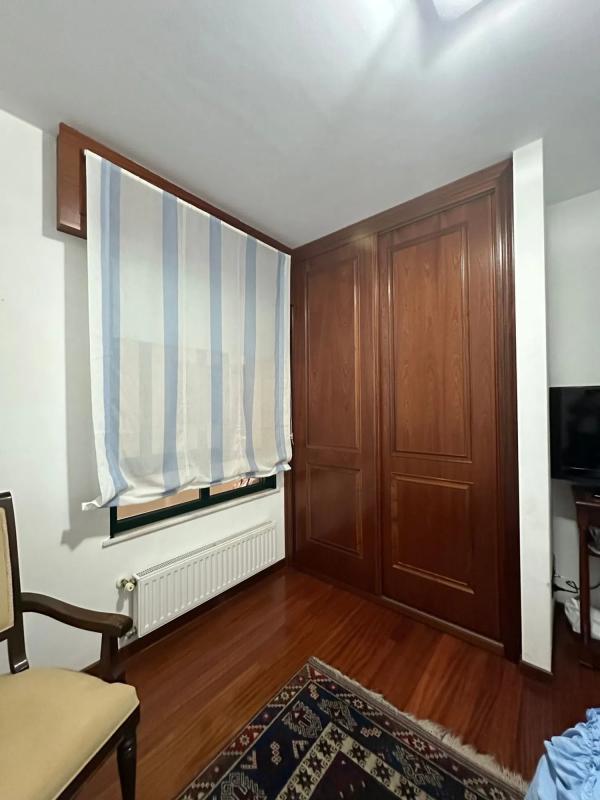 Продажа квартиры на Calle Xaquín Lorenzo, 2, Эймс
photo 3