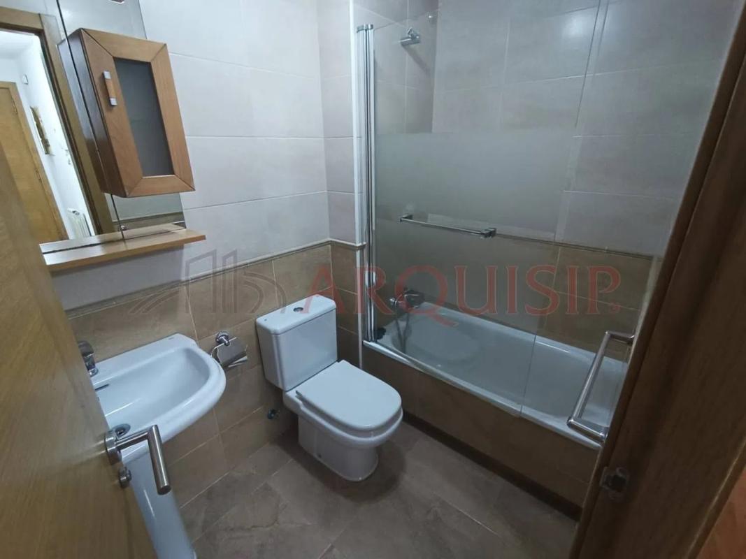 Продажа квартиры на O Milladoiro, Эймс
photo 3