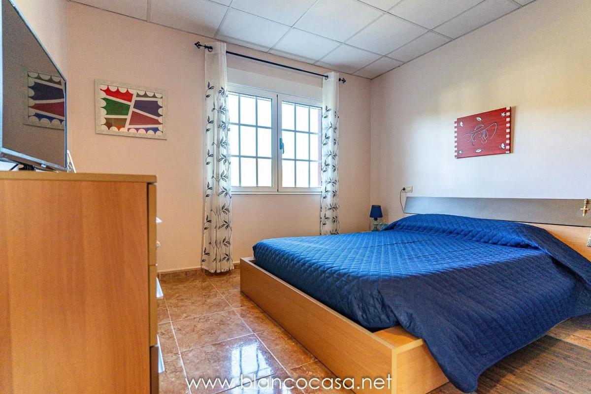Продажа отдельного шале в , Карбальо photo 3