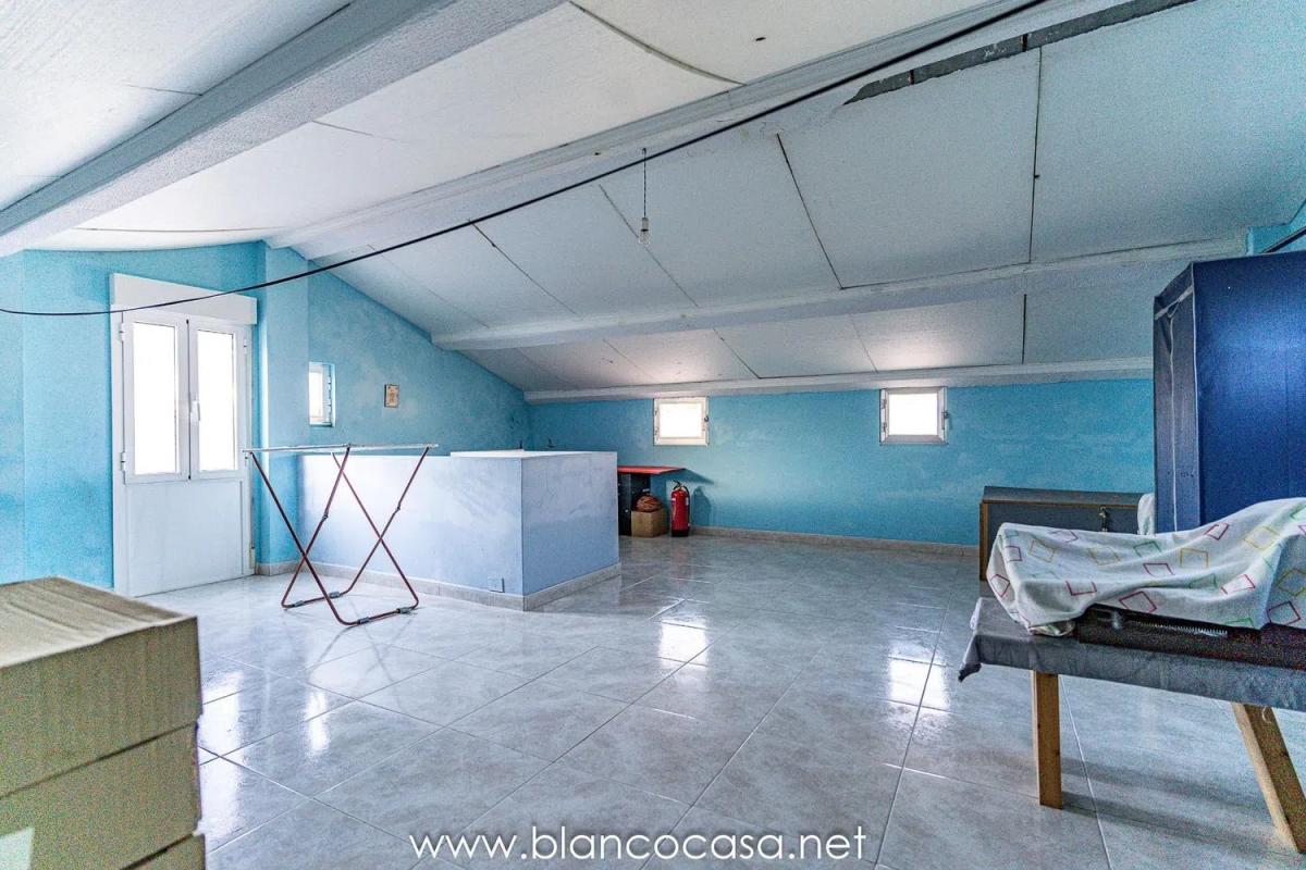 Продажа отдельного шале в , Карбальо photo 4