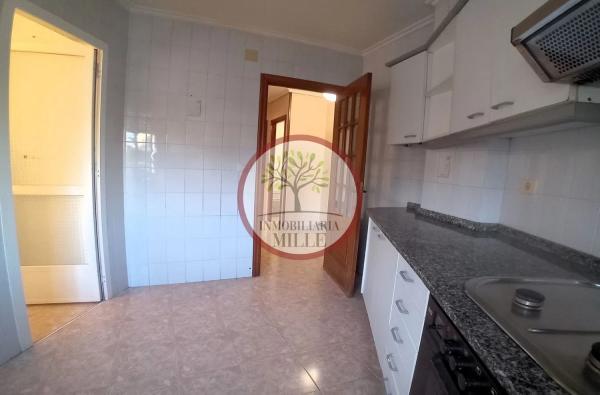Piso en venta en  Calle Mercé, Ferrol photo 3