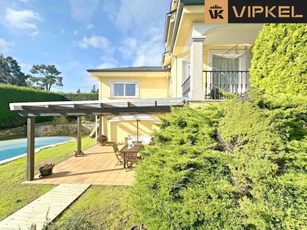 Detached villa for sale in , Bergondo photo 1