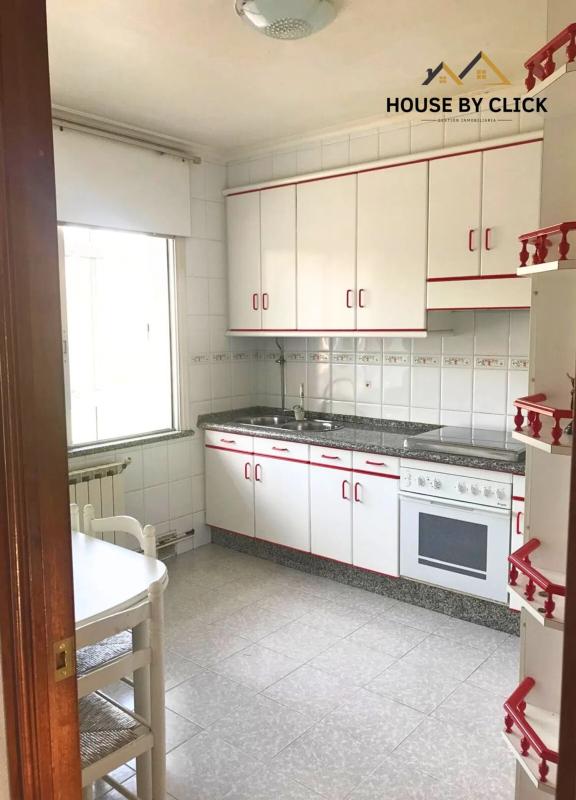Sprzedaż niezależnego domku jednorodzinnego w Calle Xusticia, Oleiros photo 3