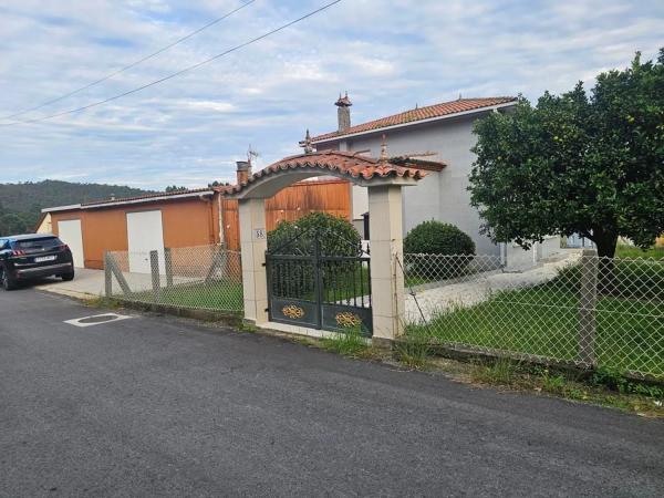 Chalet independiente en venta en , Rianxo photo 1