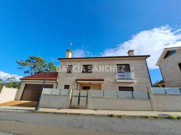 Chalet independiente en venta en , Rianxo photo 1