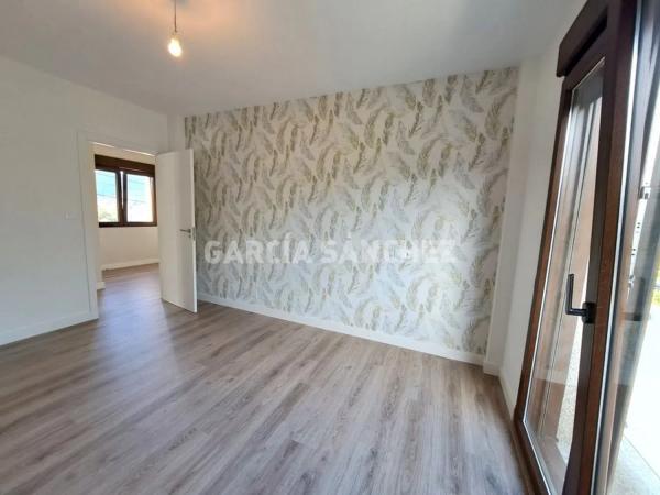 Chalet independiente en venta en , Rianxo thumbnail 2
