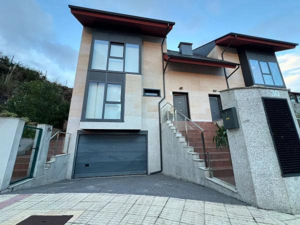Коттедж на продажу в Calle Gloria Fuertes, Culleredo photo 1