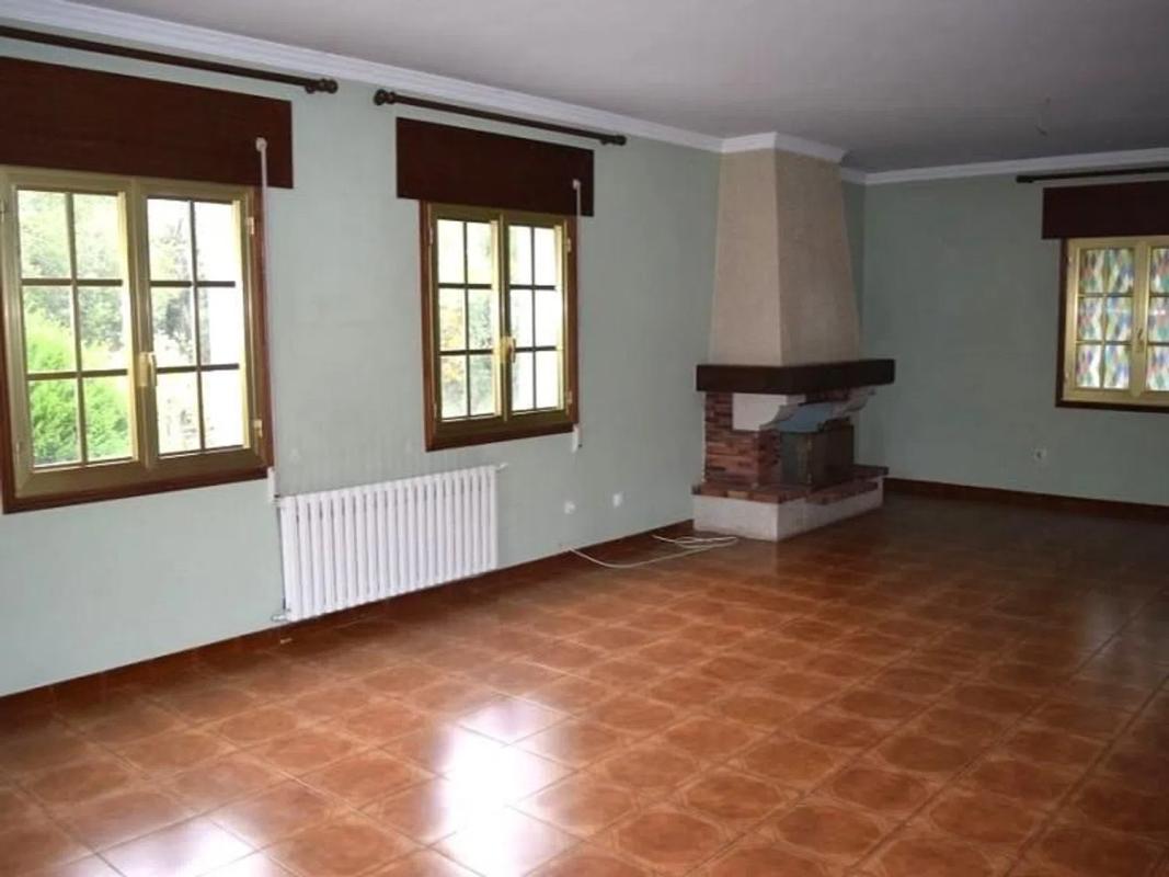 Sale of independent chalet in Campus sur - Santa Marta, Santiago de Compostela
 photo 2
