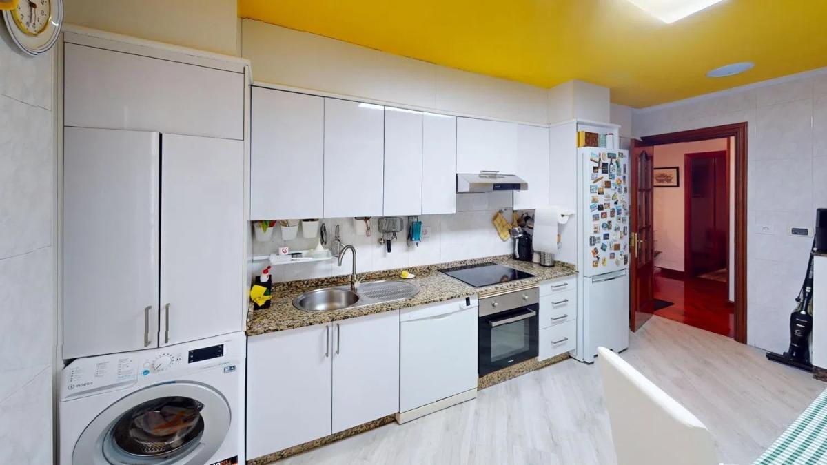 Sale of apartment in Calle Lázaro Cárdenas, 14, A Coruña
 photo 3