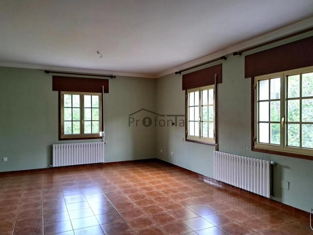Sale of independent chalet in Calle de Muros, Santiago de Compostela
 photo 5
