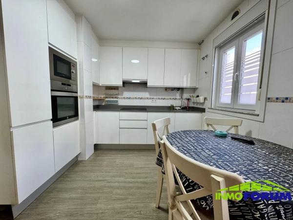 Apartment for sale in  Calle Huerto, A Coruña photo 4