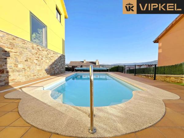 Detached villa for sale in  Calle AURELA, Arteixo photo 1