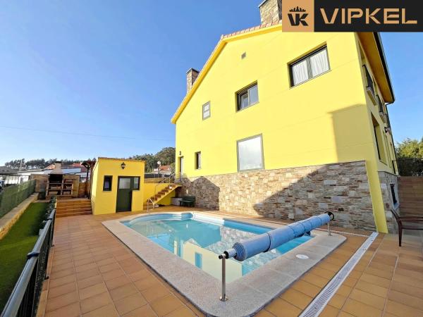 Detached villa for sale in  Calle AURELA, Arteixo photo 2