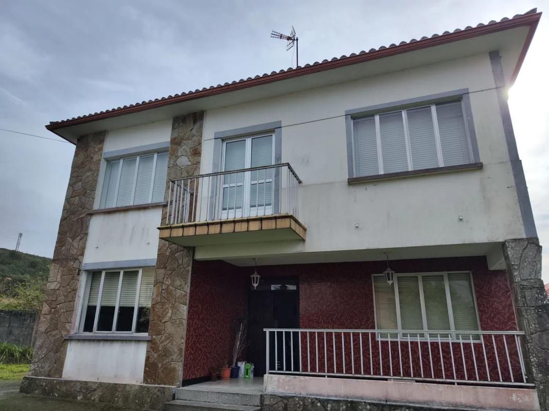 Sale of independent chalet in Campus sur - Santa Marta, Santiago de Compostela
photo 1