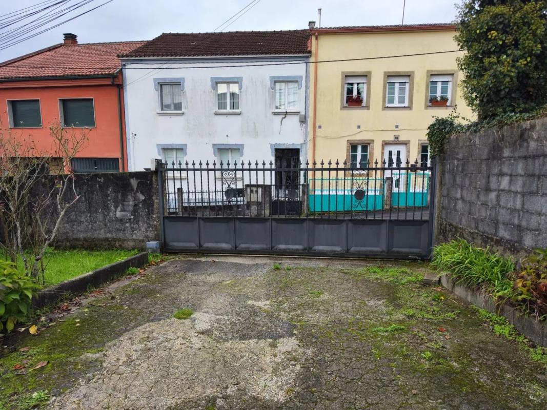 Sale of independent chalet in Campus sur - Santa Marta, Santiago de Compostela
photo 5