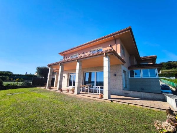 Chalet independiente en venta en , Betanzos thumbnail 1