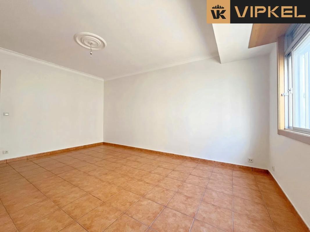 Продажа квартиры на Calle Padre Feijóo, Нарон
photo 1